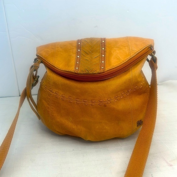The SAK Silverlake Crossbody Satchel Leather Fold Hobo Shoulder Bag Purse Camel - Picture 1 of 9